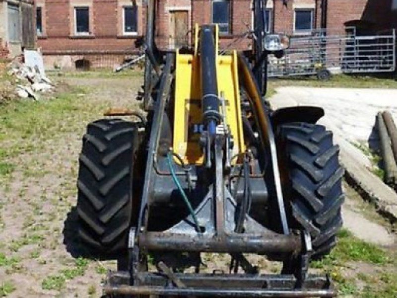 JCB 409 B mit Brandschaden. Nähe Leipzig