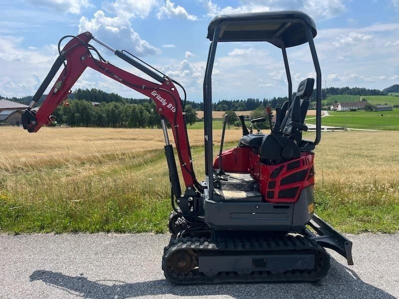 Kubota Grizzly B15 Bagger