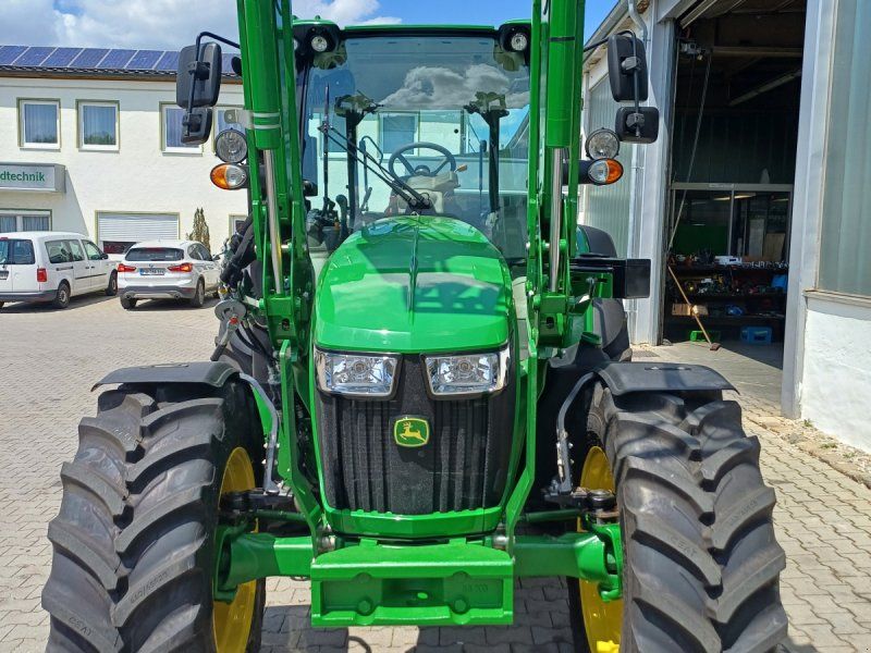 John Deere 5090 R