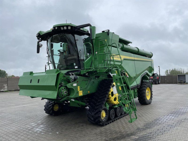 John Deere X9 1100