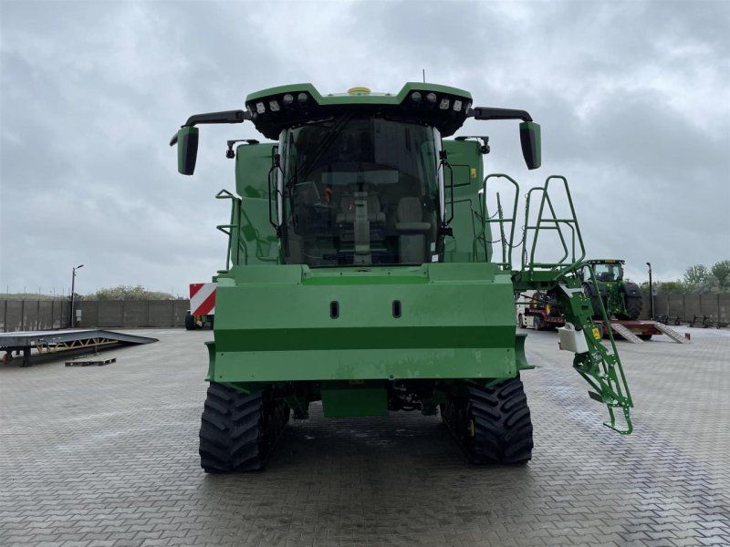 John Deere X9 1100