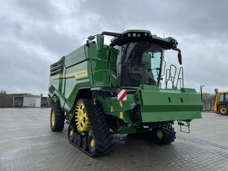 John Deere X9 1100