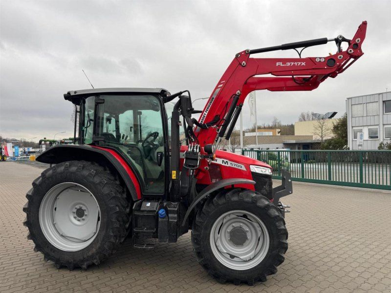 Massey Ferguson 5709M Dyna 4