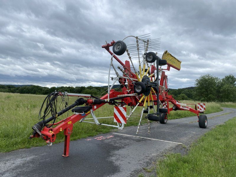 Pöttinger T 812 mit hydr. Schwadtuchschwenkung