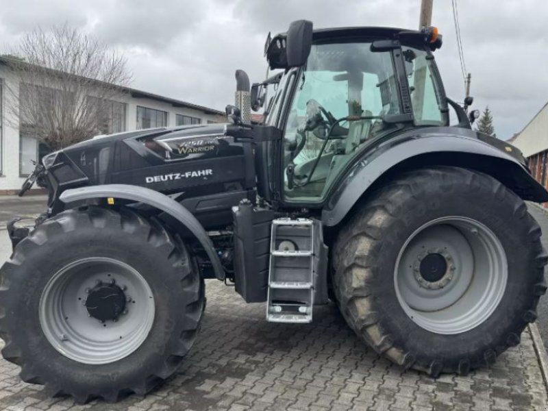 Deutz-Fahr 7250 TTV Warrior, Top-Ausstattung