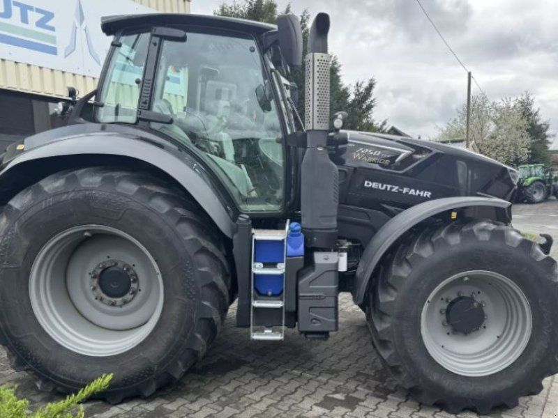 Deutz-Fahr 7250 TTV Warrior, Top-Ausstattung