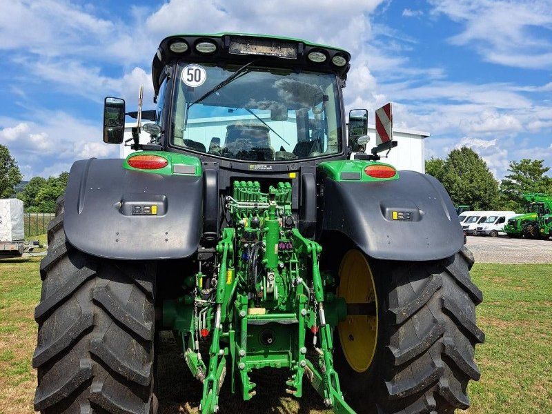 John Deere 6R 195