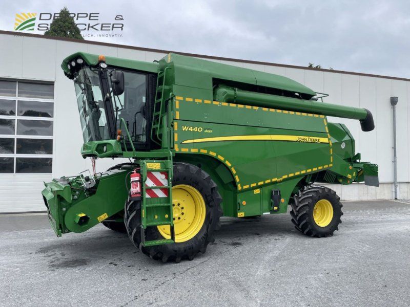 John Deere W440