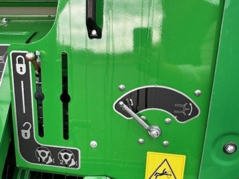 John Deere F441M