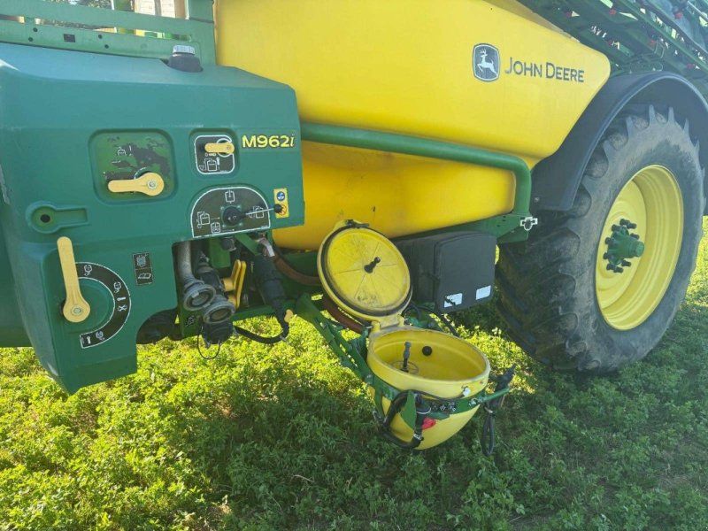 John Deere M962