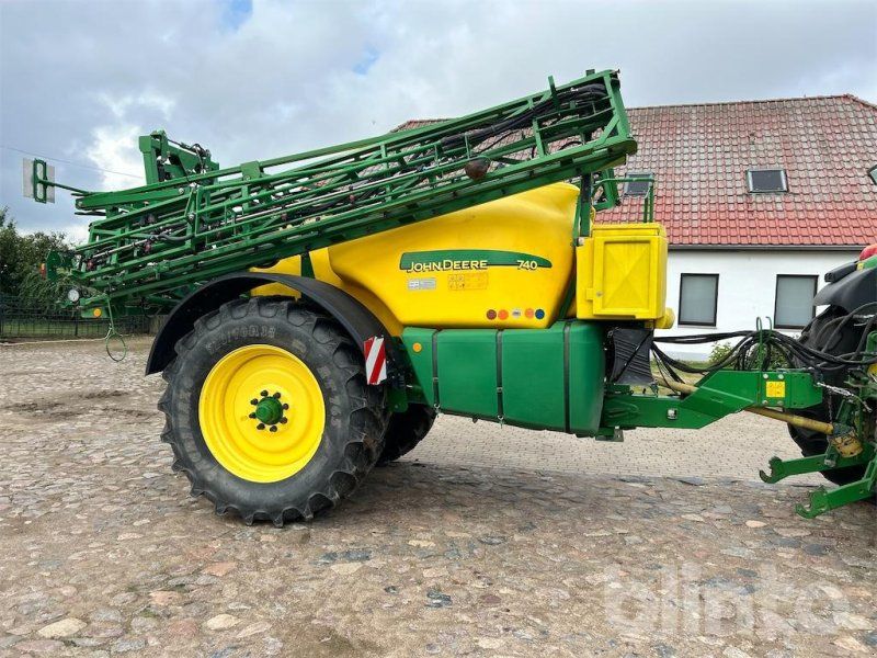 John Deere 740