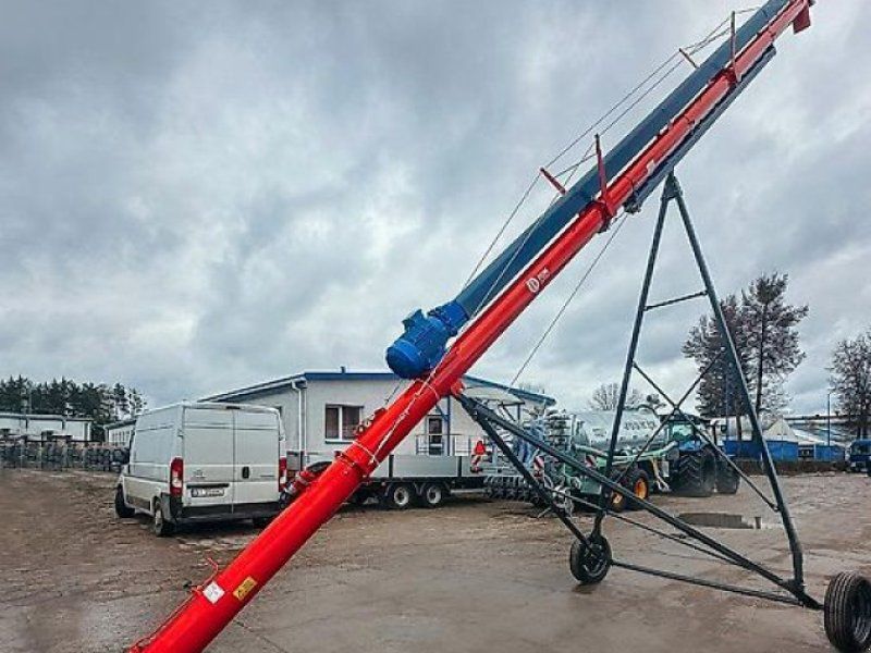 POM Augustów T 447/1 Überladeschnecke 8m fahrbar