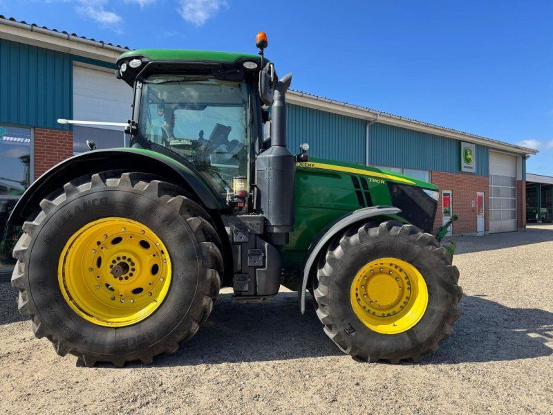 John Deere 7310R