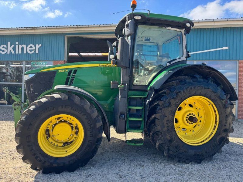 John Deere 7310R