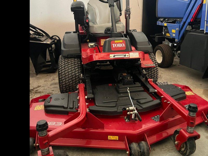 Toro Groundsmaster 3300
