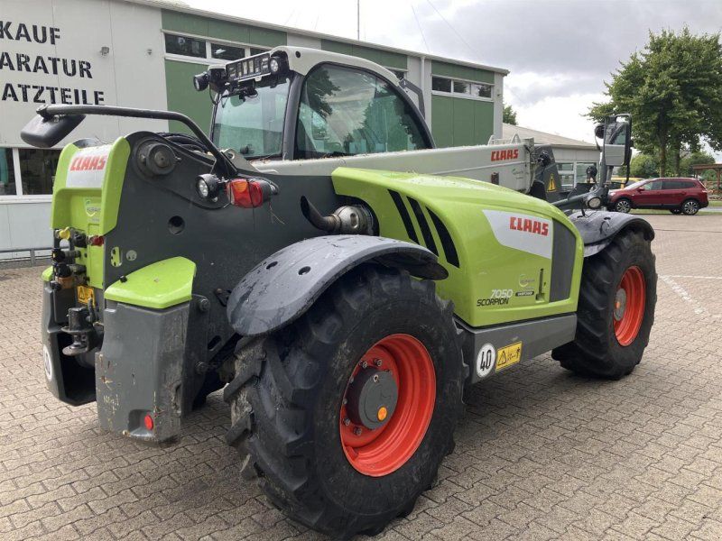 Claas 7050 Scorpion