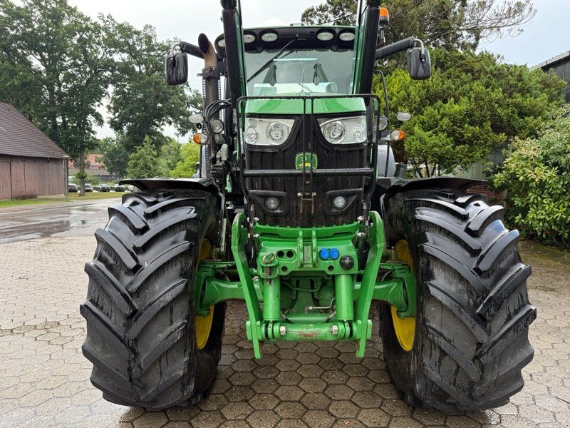 John Deere 6210R