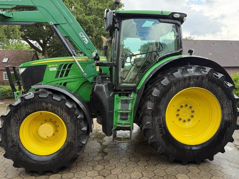 John Deere 6210R