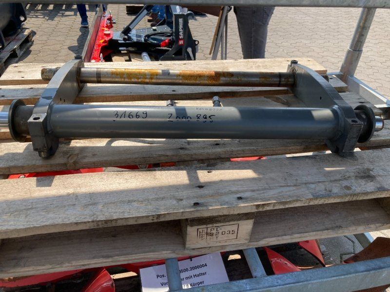 Liebherr Aufnahme für / Claas