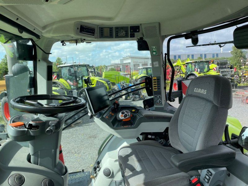Claas Axion 810 CM