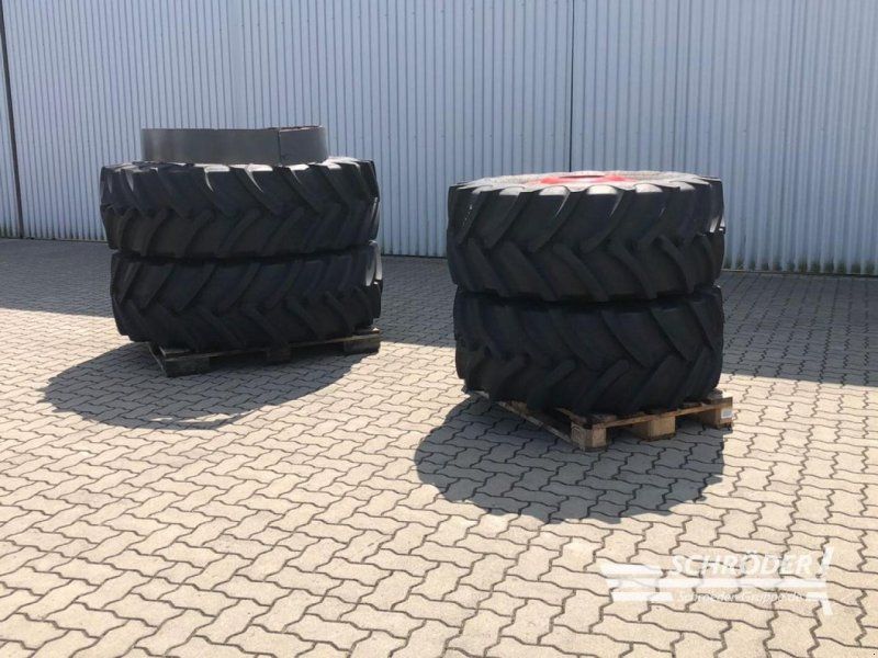 Fendt KOMPLETTRÄDER 480/70R24 + 520/70R38 CEAT