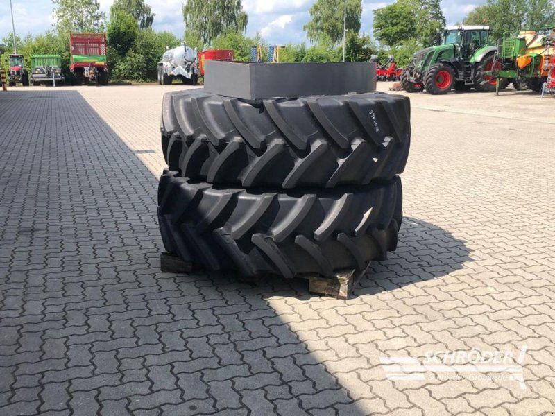 Fendt KOMPLETTRÄDER 480/70R24 + 520/70R38 CEAT