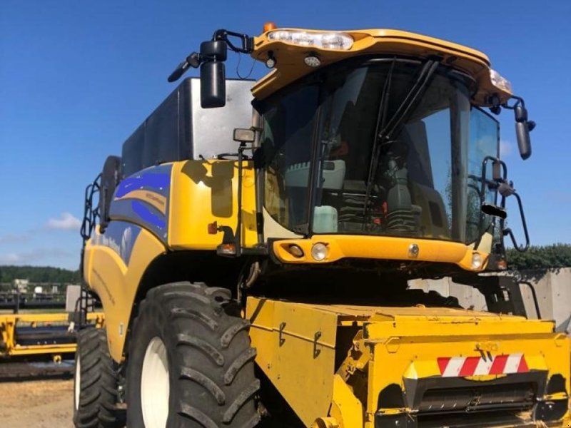 New Holland CR9080