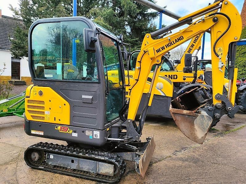 New Holland E19C