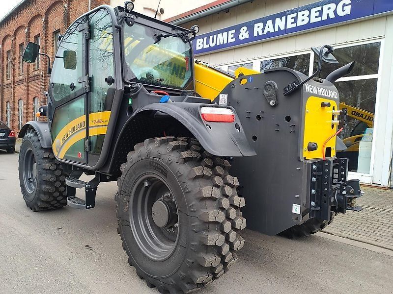 New Holland TH7.42 Plus