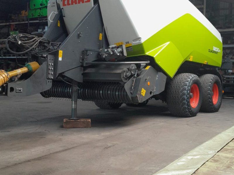 Claas Quadrant 3200 FC