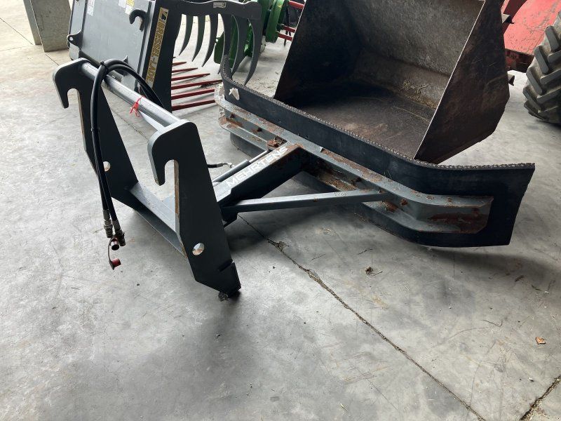 Mehrtens Gummischieber 1800mm hydraulisch