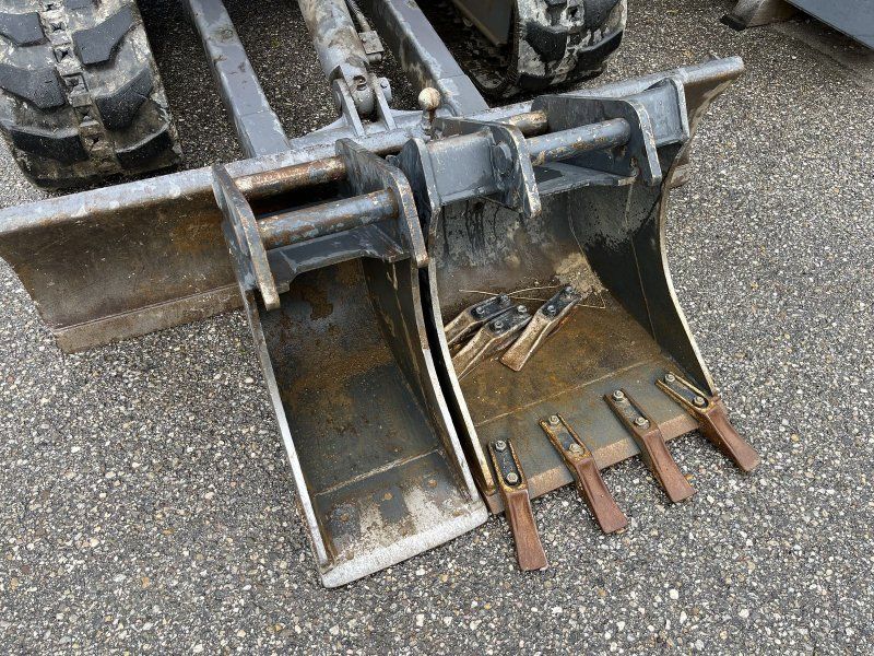 Takeuchi TB 250 Powertilt