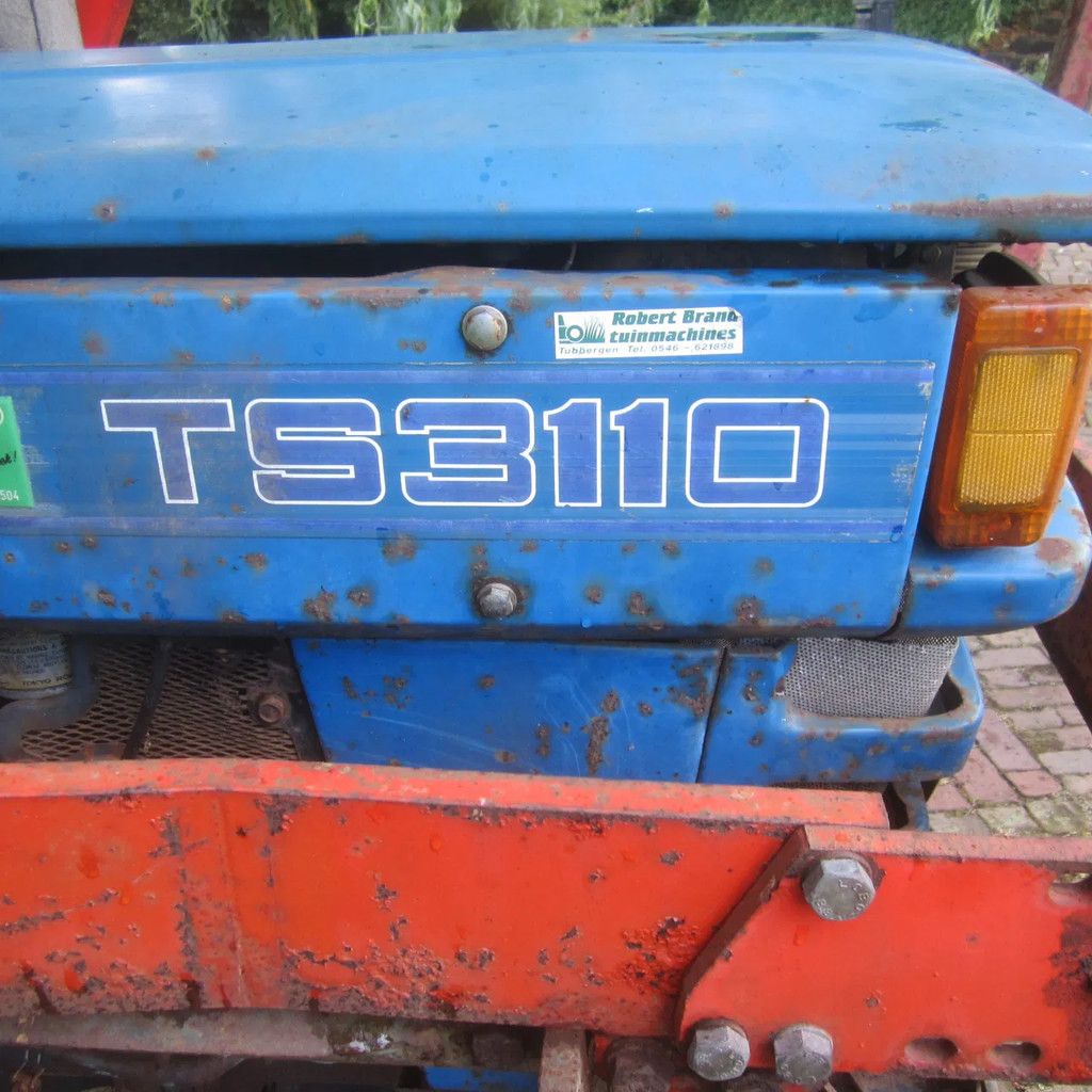 Iseki Compact tractor TS3110 met voorlader.