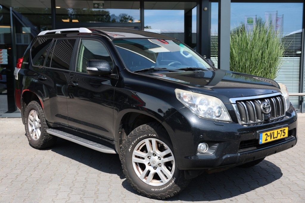 Toyota Landcruiser 150 3.0 D-4D 5DRS VX A/T VAN