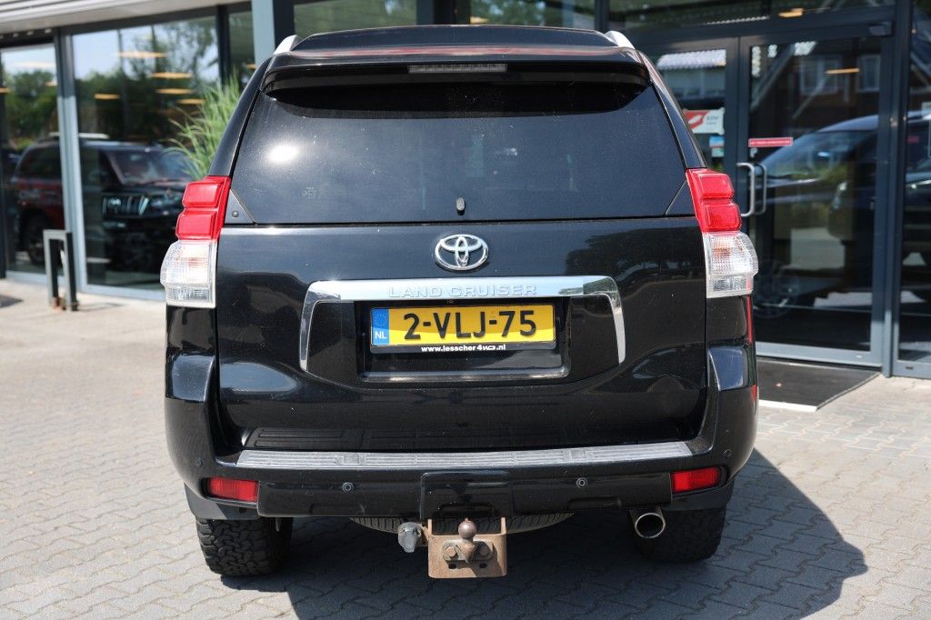 Toyota Landcruiser 150 3.0 D-4D 5DRS VX A/T VAN