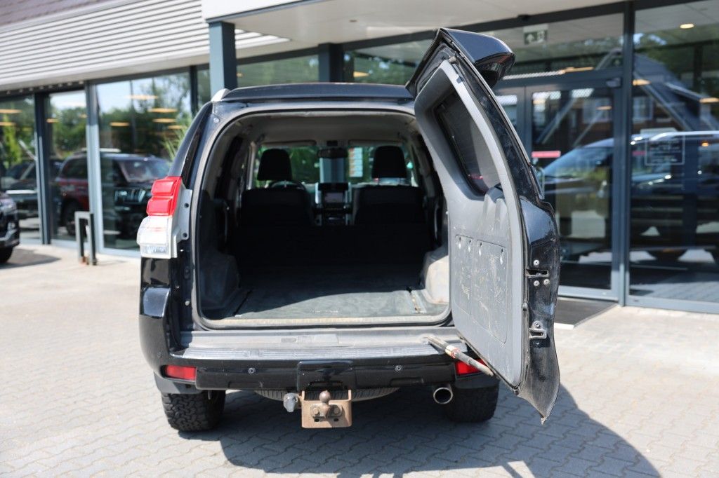 Toyota Landcruiser 150 3.0 D-4D 5DRS VX A/T VAN