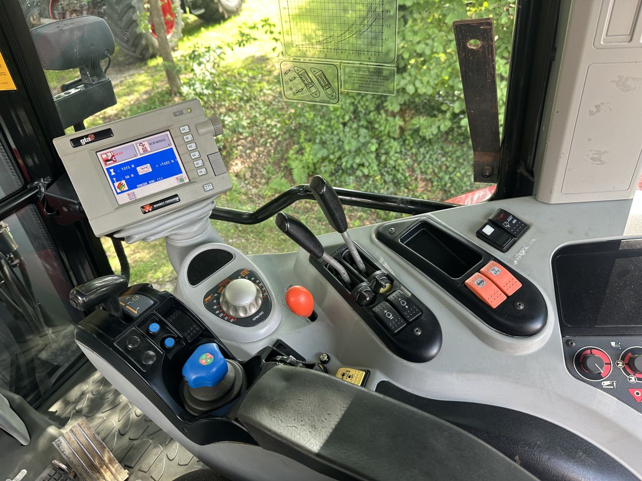 Massey Ferguson 6480 Dyna 6