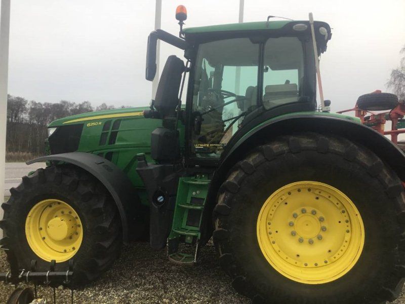 John Deere 6250R