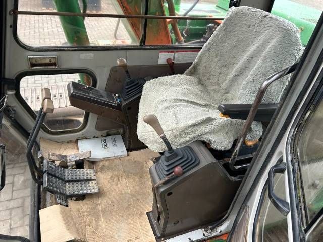 Hitachi EX120