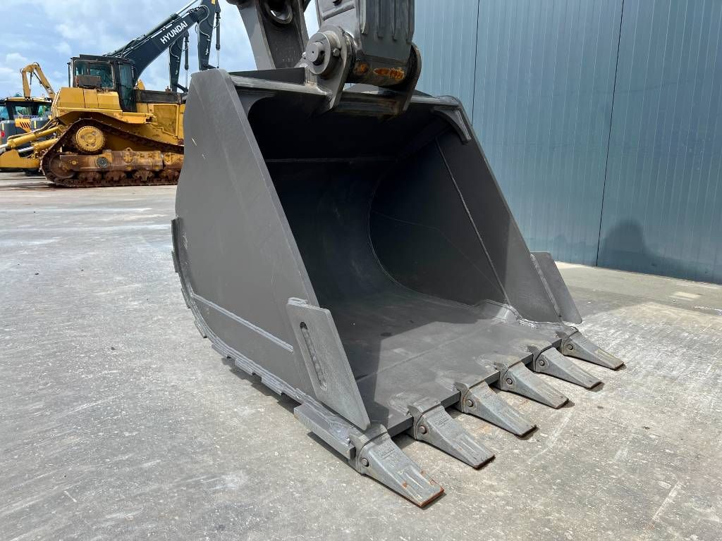 Volvo EC210