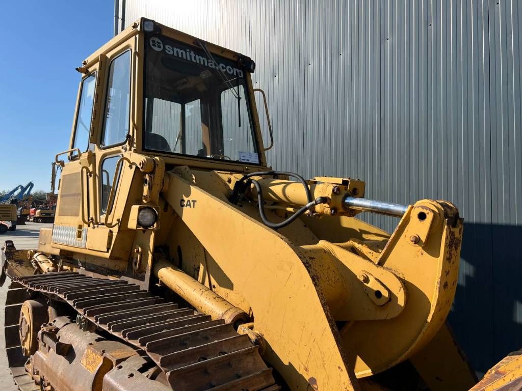 CAT 953 - Ripper