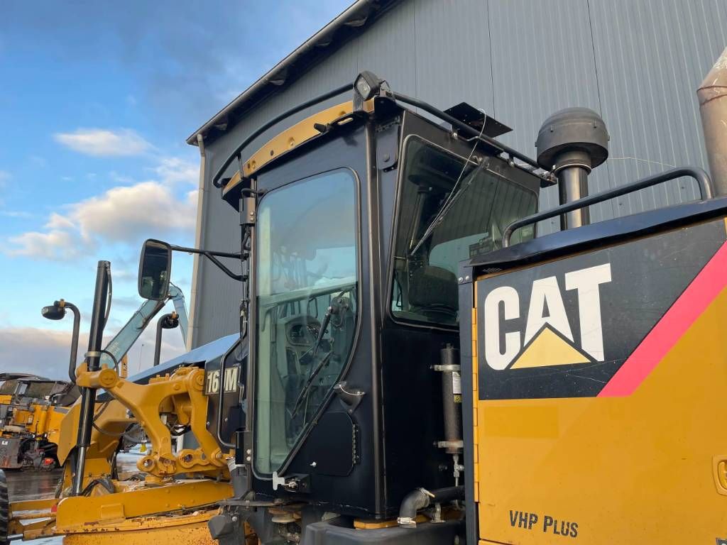 CAT 160M (140)
