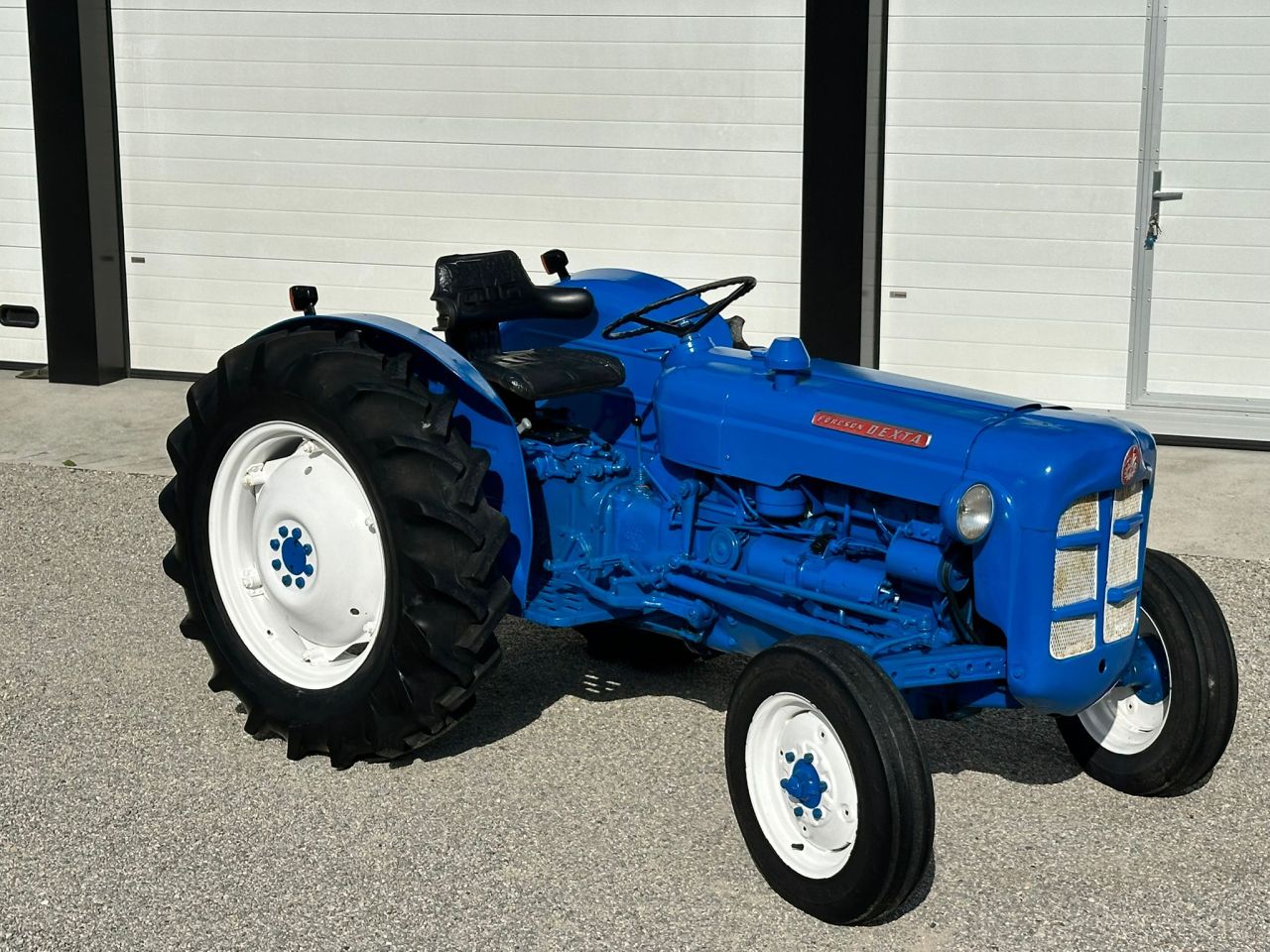 TE KOOP: zeer nette FORD DEXTA