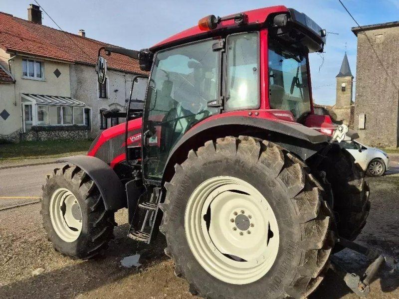 Valtra a85