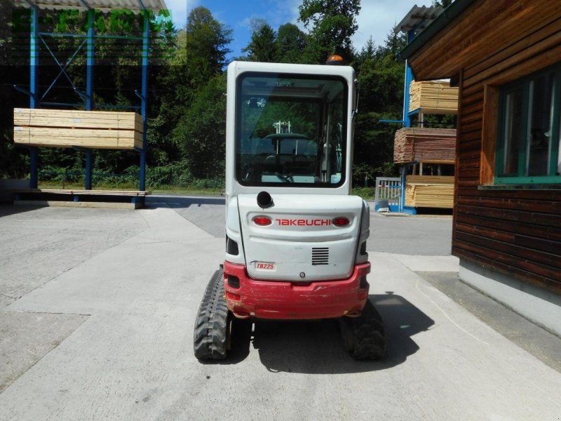 Takeuchi tb 225 mit powertilt + 3 löffel ( 2.400 kg )