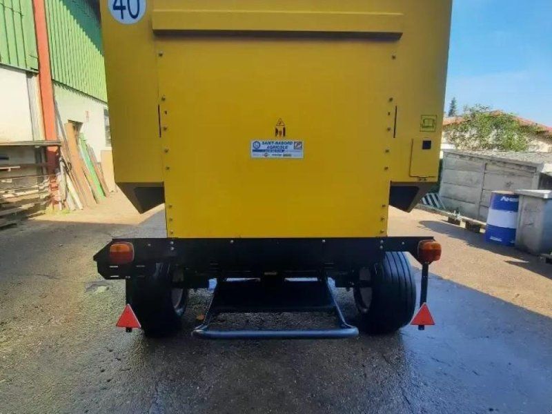 New Holland br7060