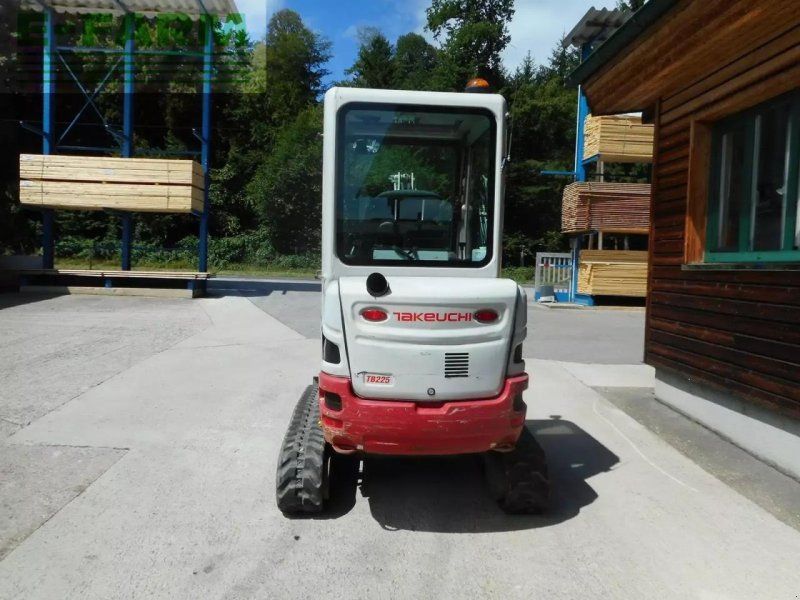 Takeuchi tb 225 mit powertilt + 3 löffel ( 2.400 kg )