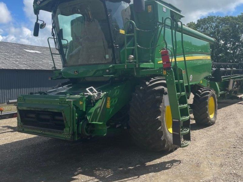 John Deere T670I