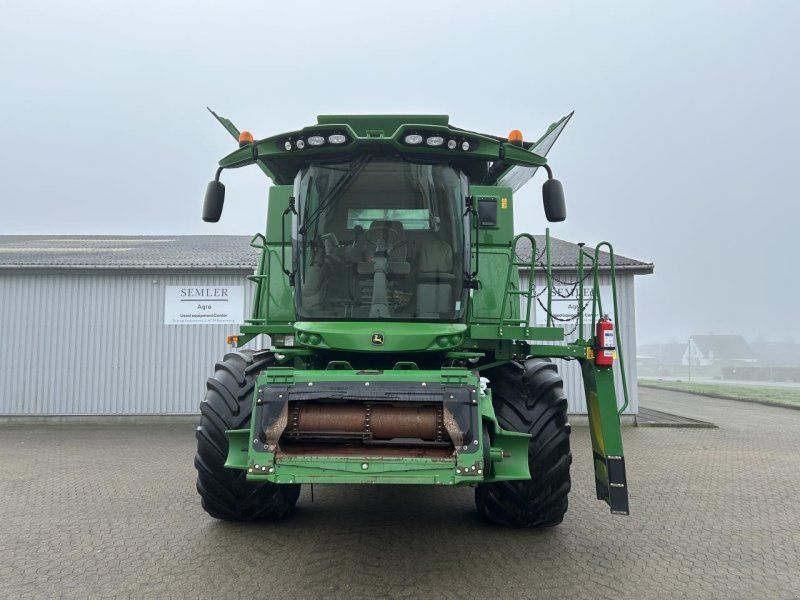 John Deere S690