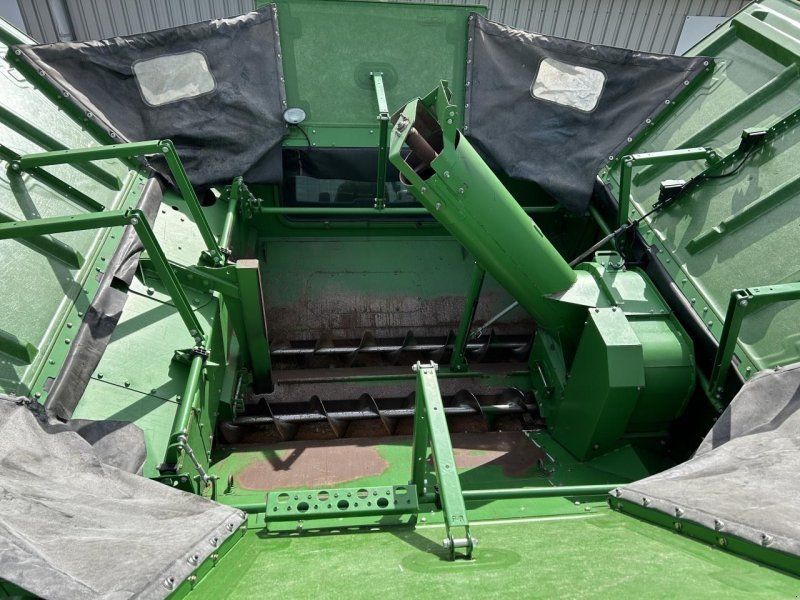 John Deere S690